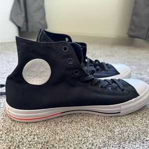 NWB Converse Chuck Taylor All Star Hi Top black & white limited edition LAVA